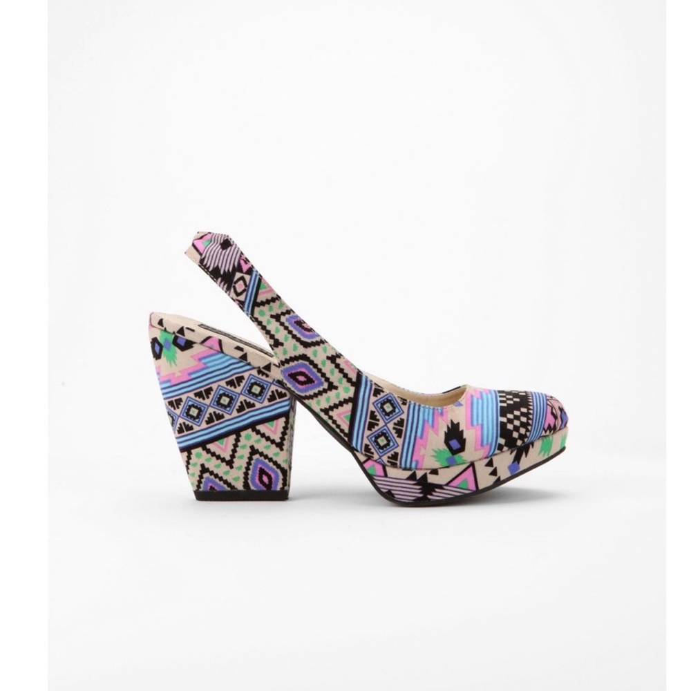 Platform Heel || Urban Outfitters - Picture 2 of 7